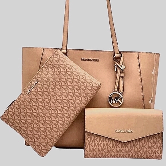 Michael Kors Handbags - Michael Kors NWT Charlotte Large 3-in-1 Tote Crossbody Leather Handbag